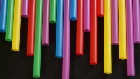 straws_530x398