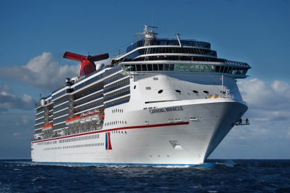 cruise ship Carnival Miracle