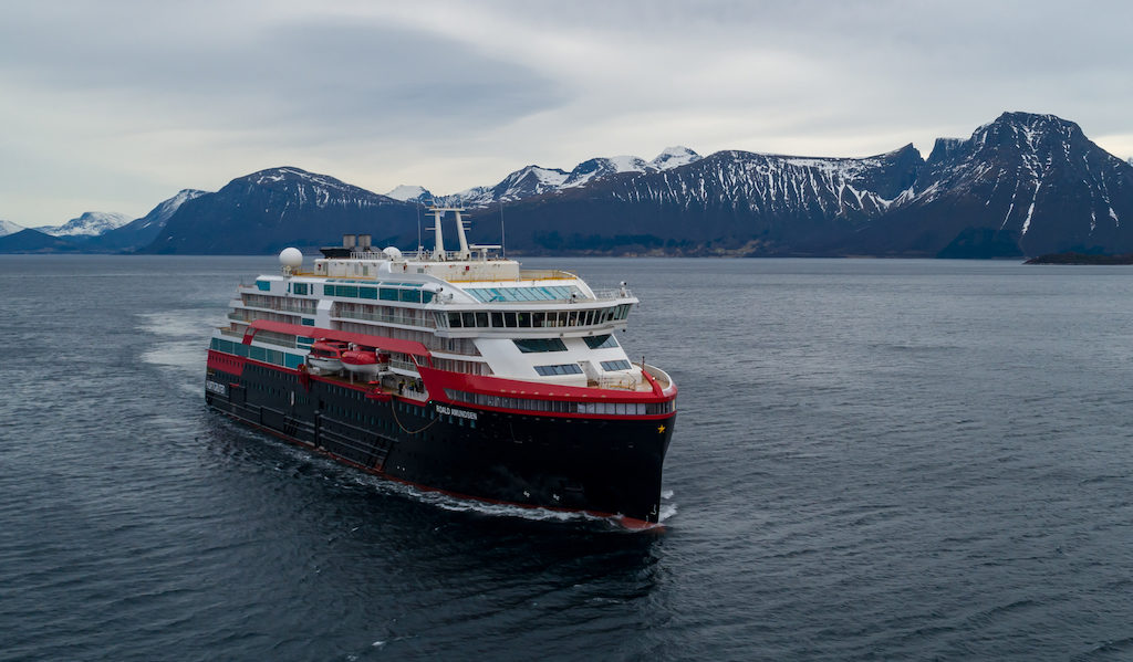 expedition vessel Roald Amundsen
