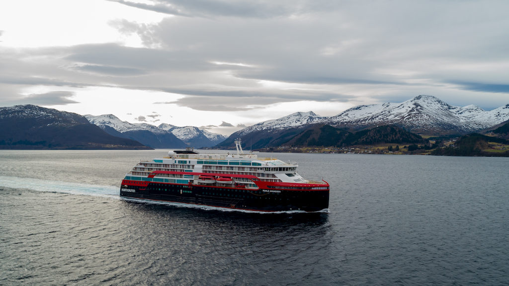 expedition vessel Roald Amundsen