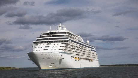 cruise ship Seven Seas Explorer