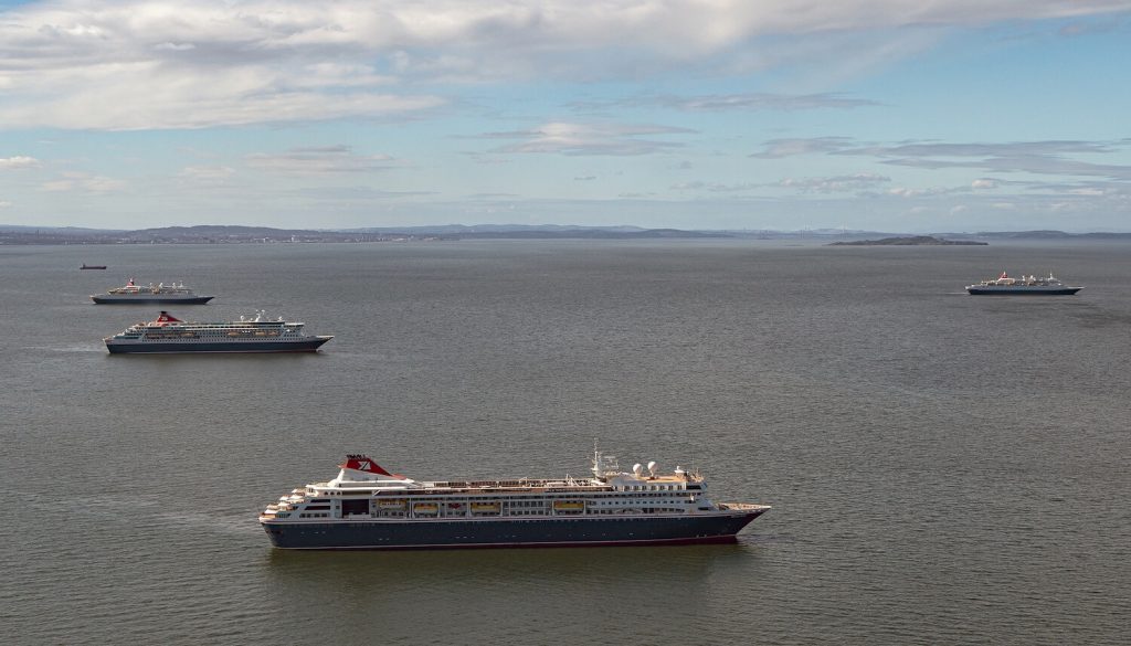 Fred Olsen ships in Firth of Forth - low res