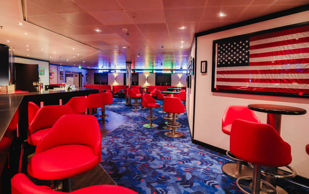 Heroes Tribute Bar and Lounge on Carnival Spirit