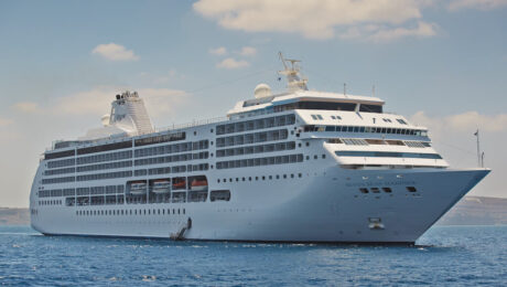 Seven Seas Mariner in Santorini Seven Seas Mariner in Santorini