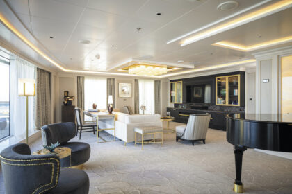 Regent Suite living room