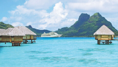 Seven Seas Mariner in Fiji Seven Seas Mariner in Fiji