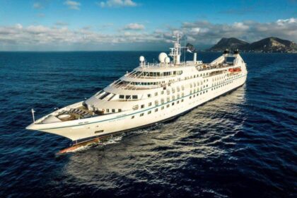 Star Breeze at Sea