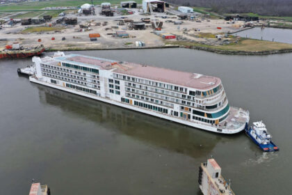 Viking Mississippi float-out