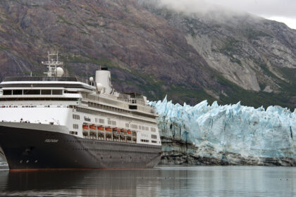 Volendam in Glacier Bay